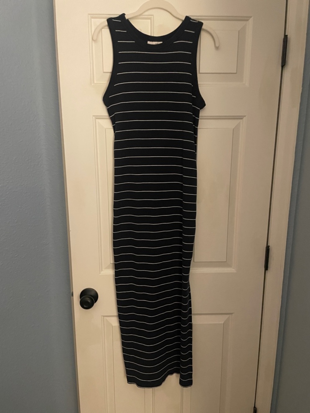 Universal Thread navy and white maxi dress size large with side slit